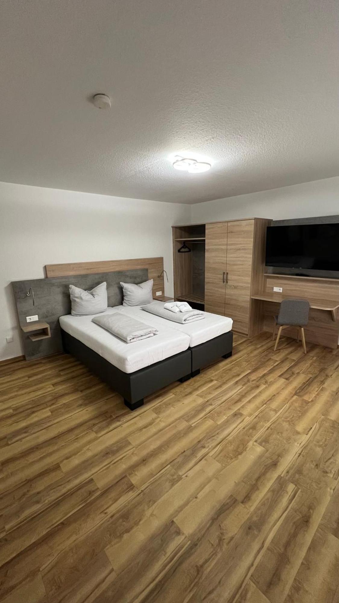 Hotel & Restaurant Am Kirschberg Alten Buseck Kültér fotó