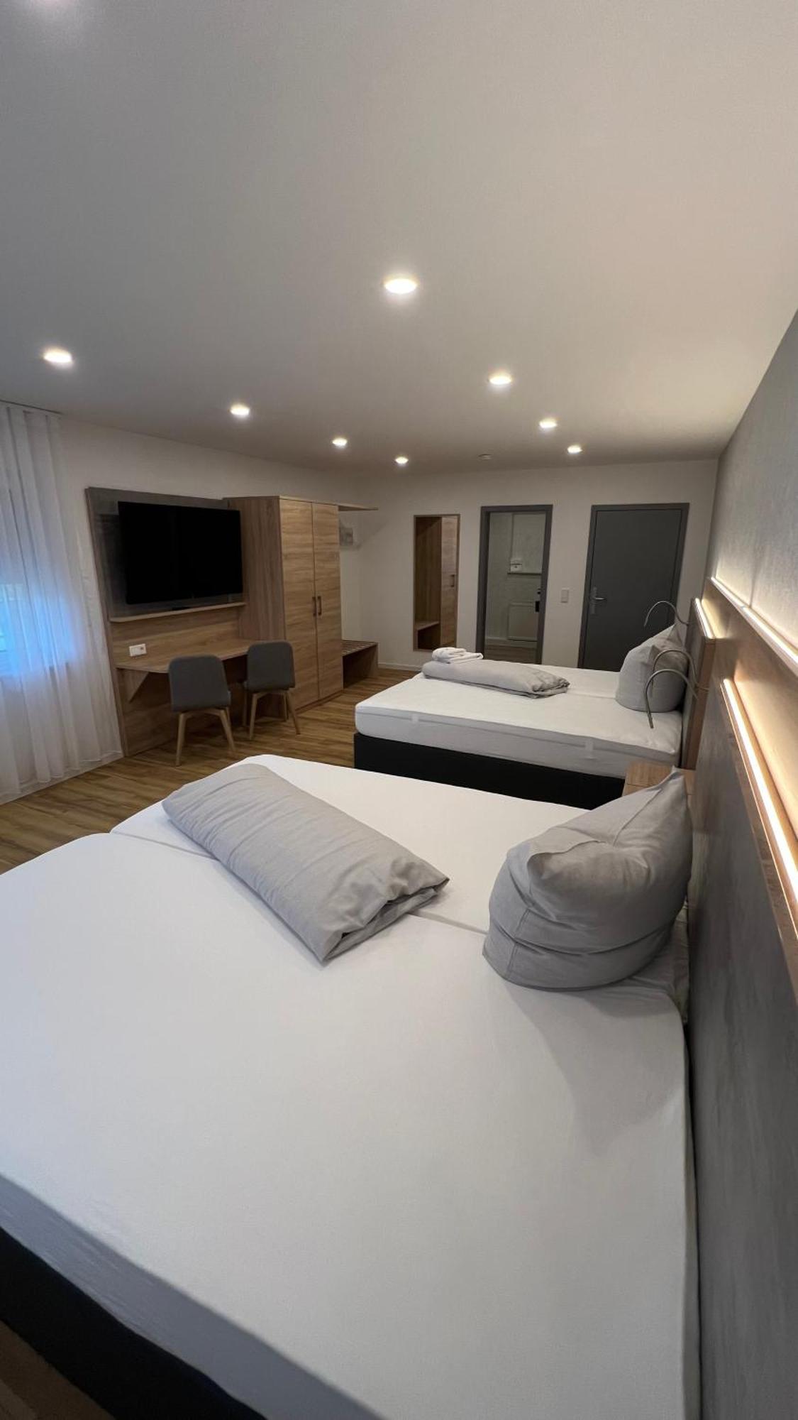 Hotel & Restaurant Am Kirschberg Alten Buseck Kültér fotó