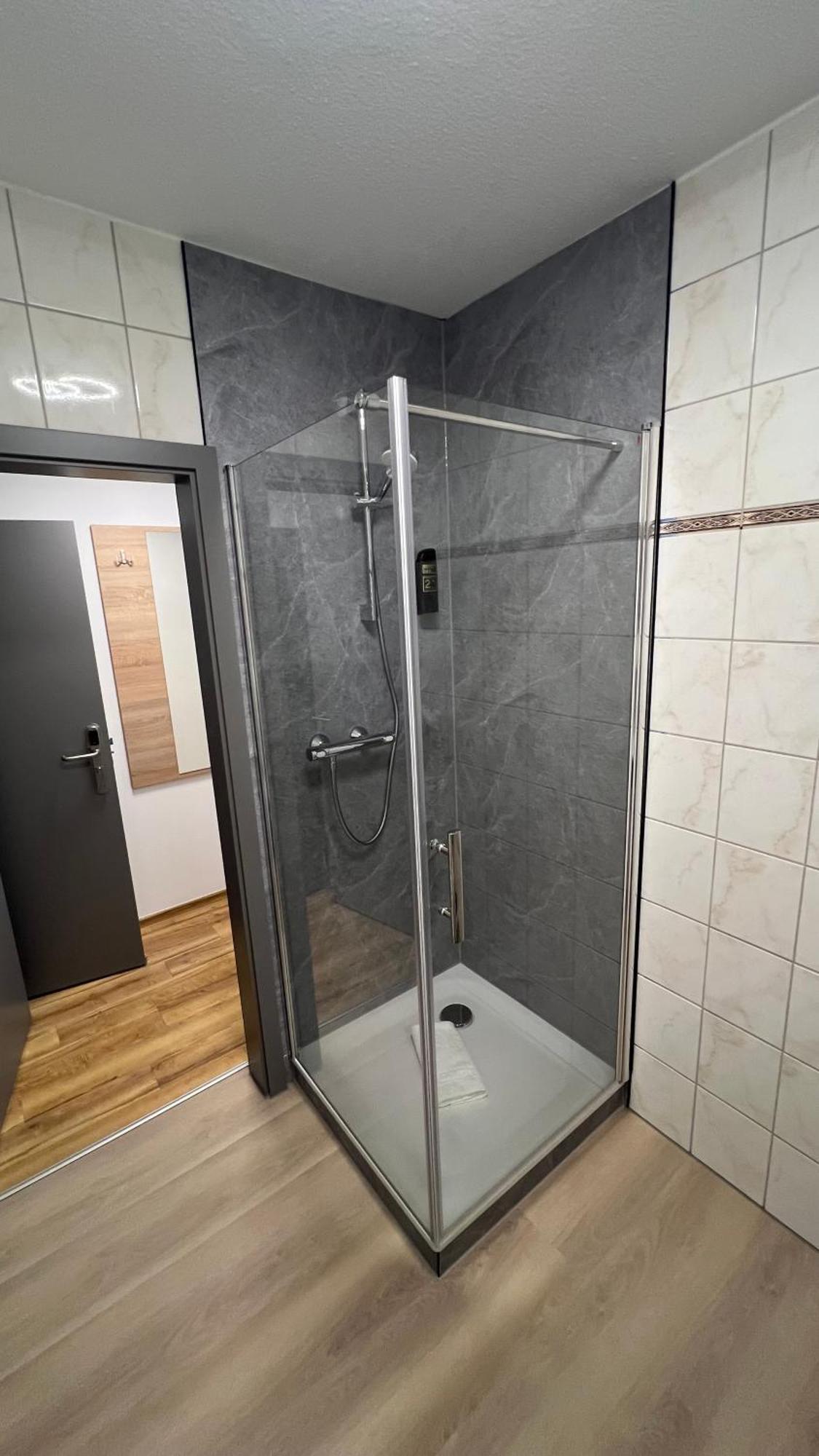 Hotel & Restaurant Am Kirschberg Alten Buseck Kültér fotó