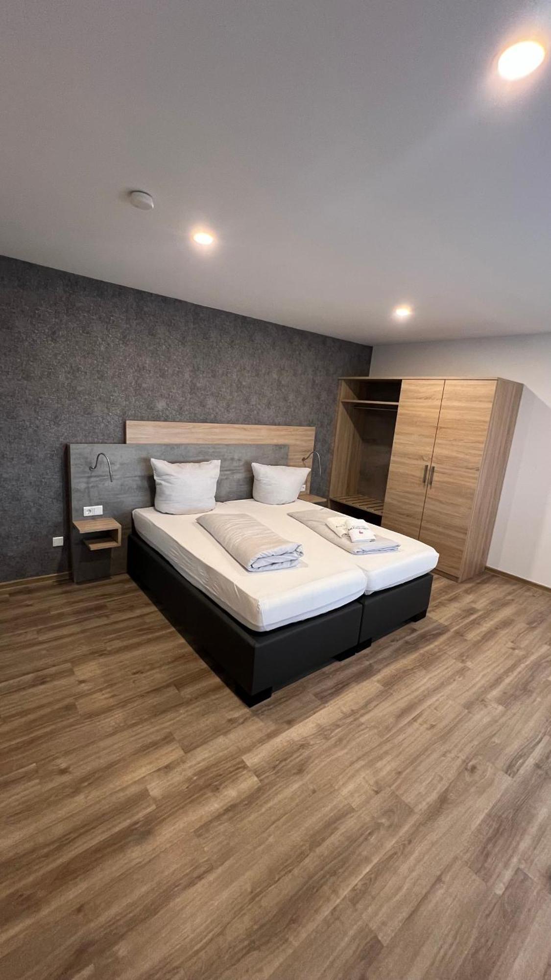 Hotel & Restaurant Am Kirschberg Alten Buseck Kültér fotó