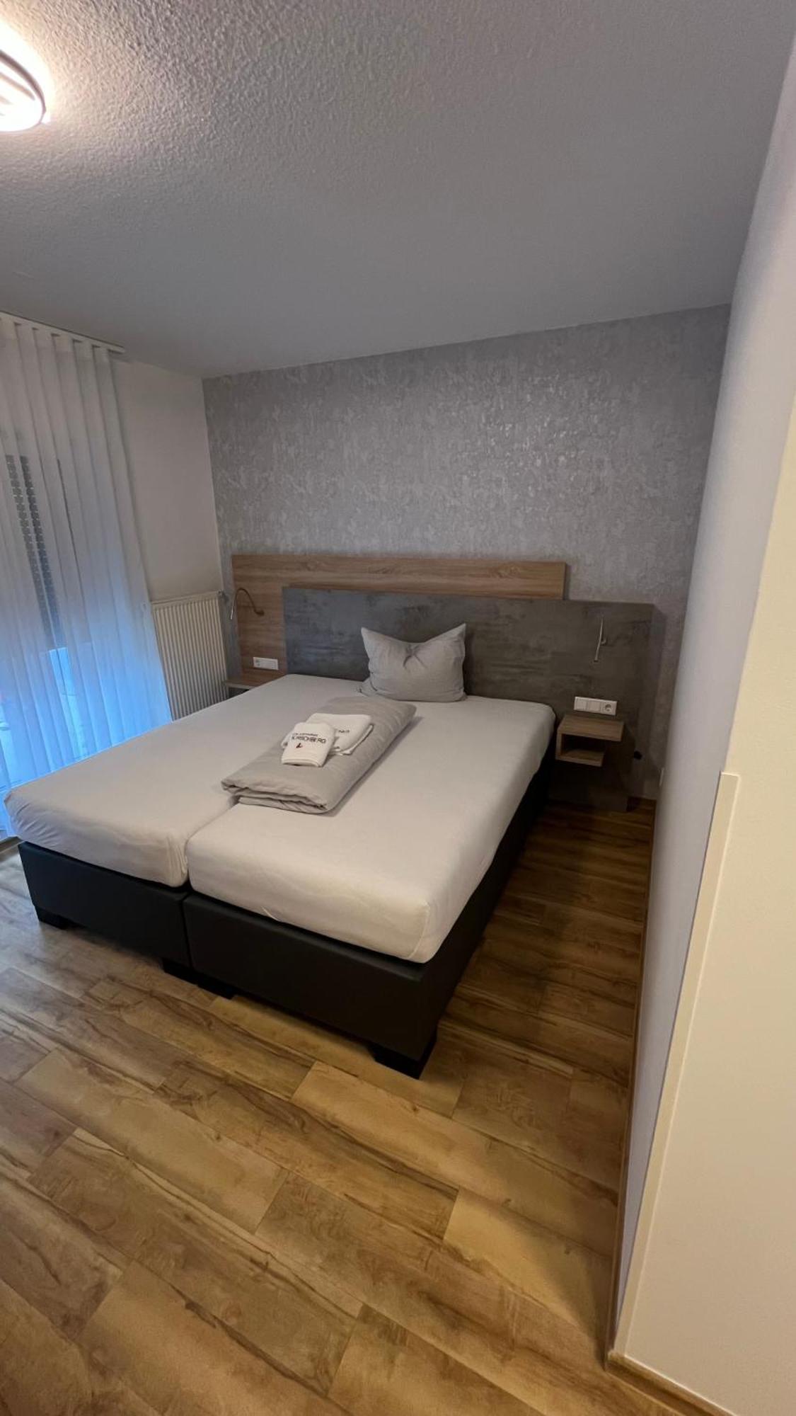 Hotel & Restaurant Am Kirschberg Alten Buseck Kültér fotó