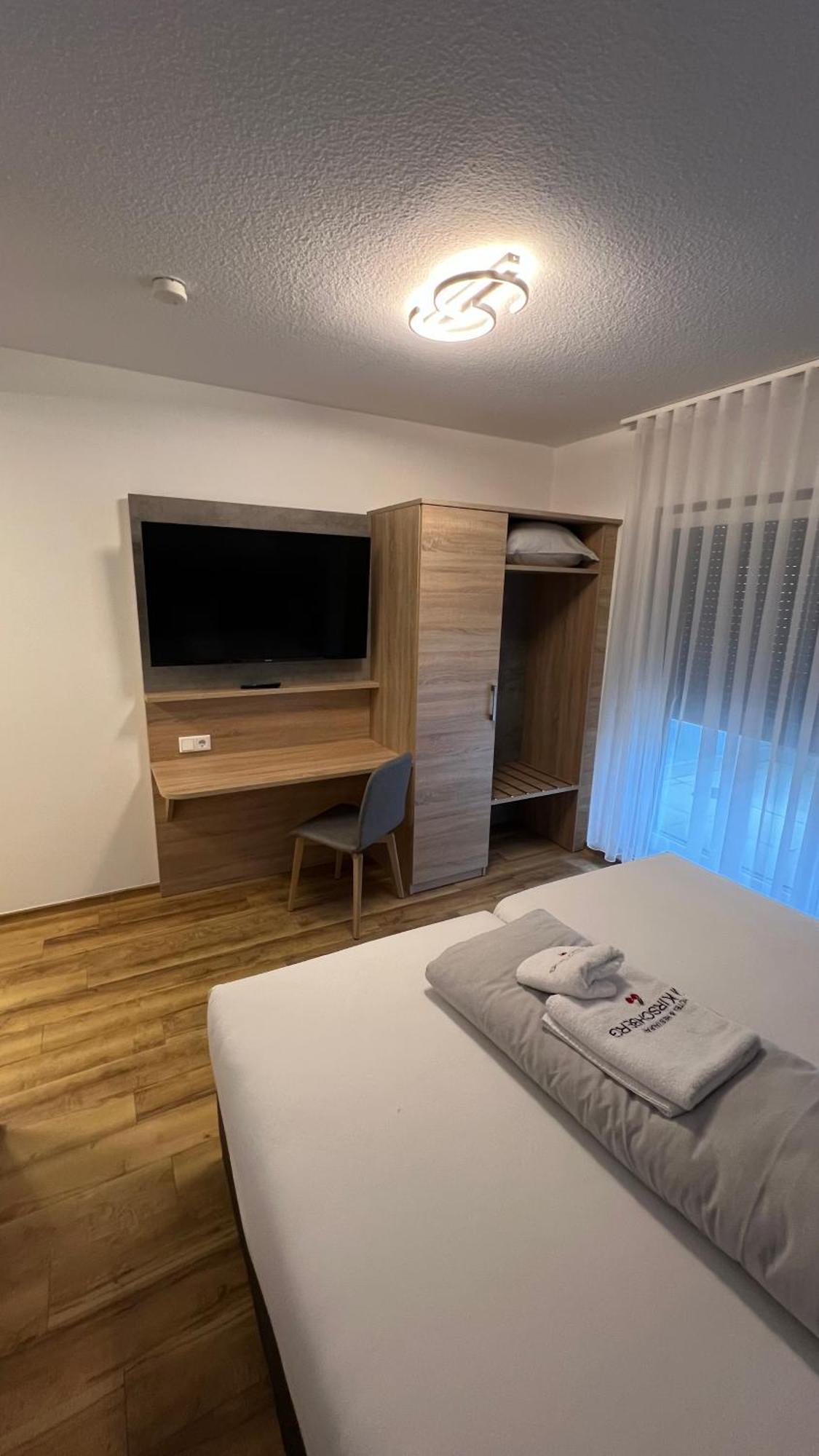 Hotel & Restaurant Am Kirschberg Alten Buseck Kültér fotó
