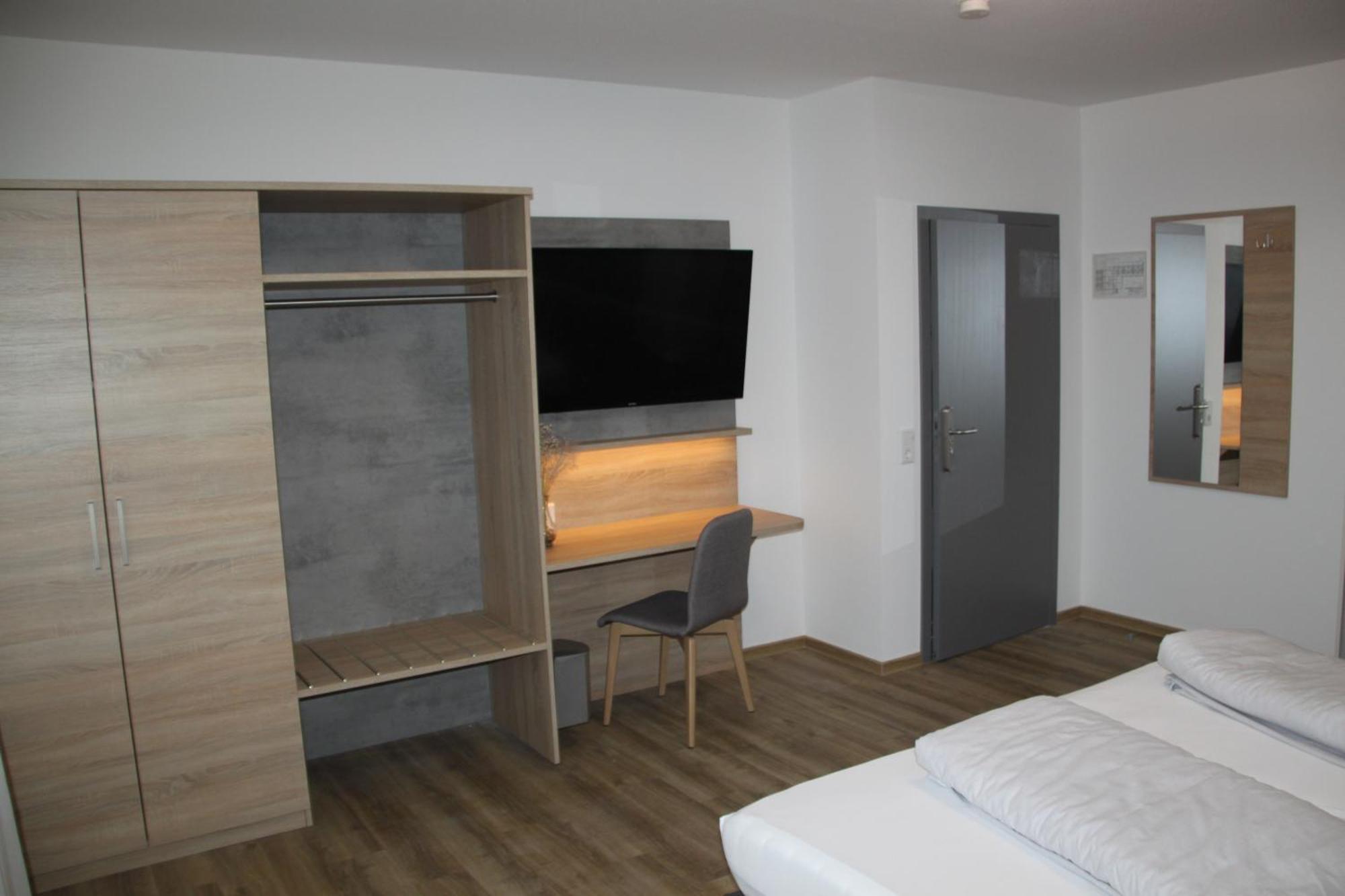 Hotel & Restaurant Am Kirschberg Alten Buseck Kültér fotó
