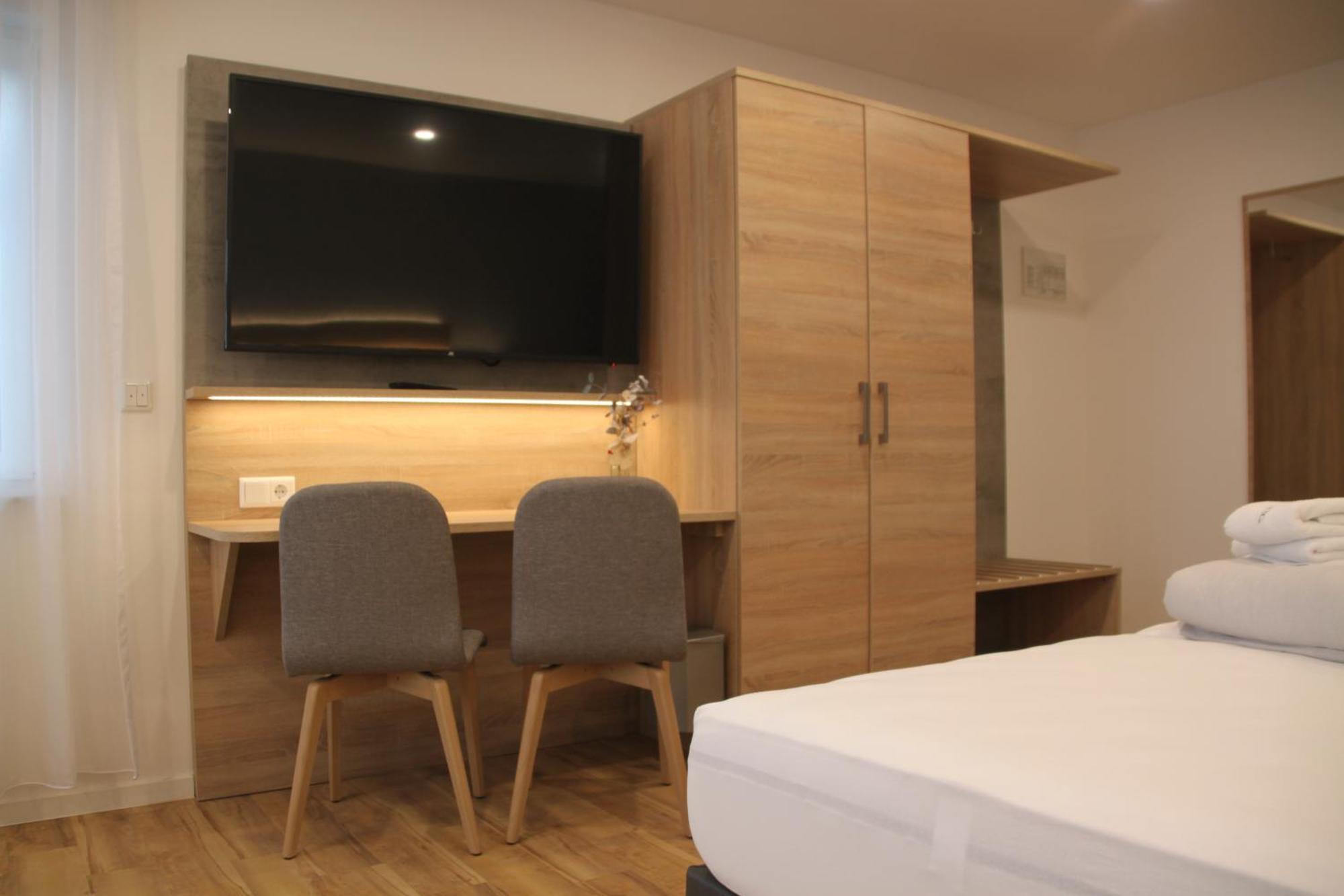 Hotel & Restaurant Am Kirschberg Alten Buseck Kültér fotó