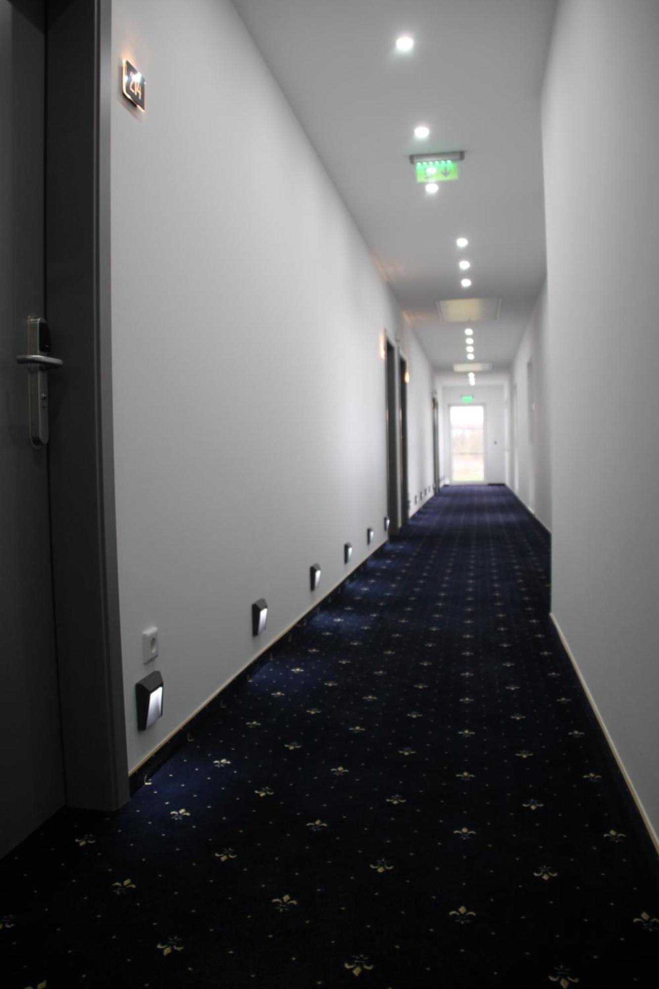 Hotel & Restaurant Am Kirschberg Alten Buseck Kültér fotó