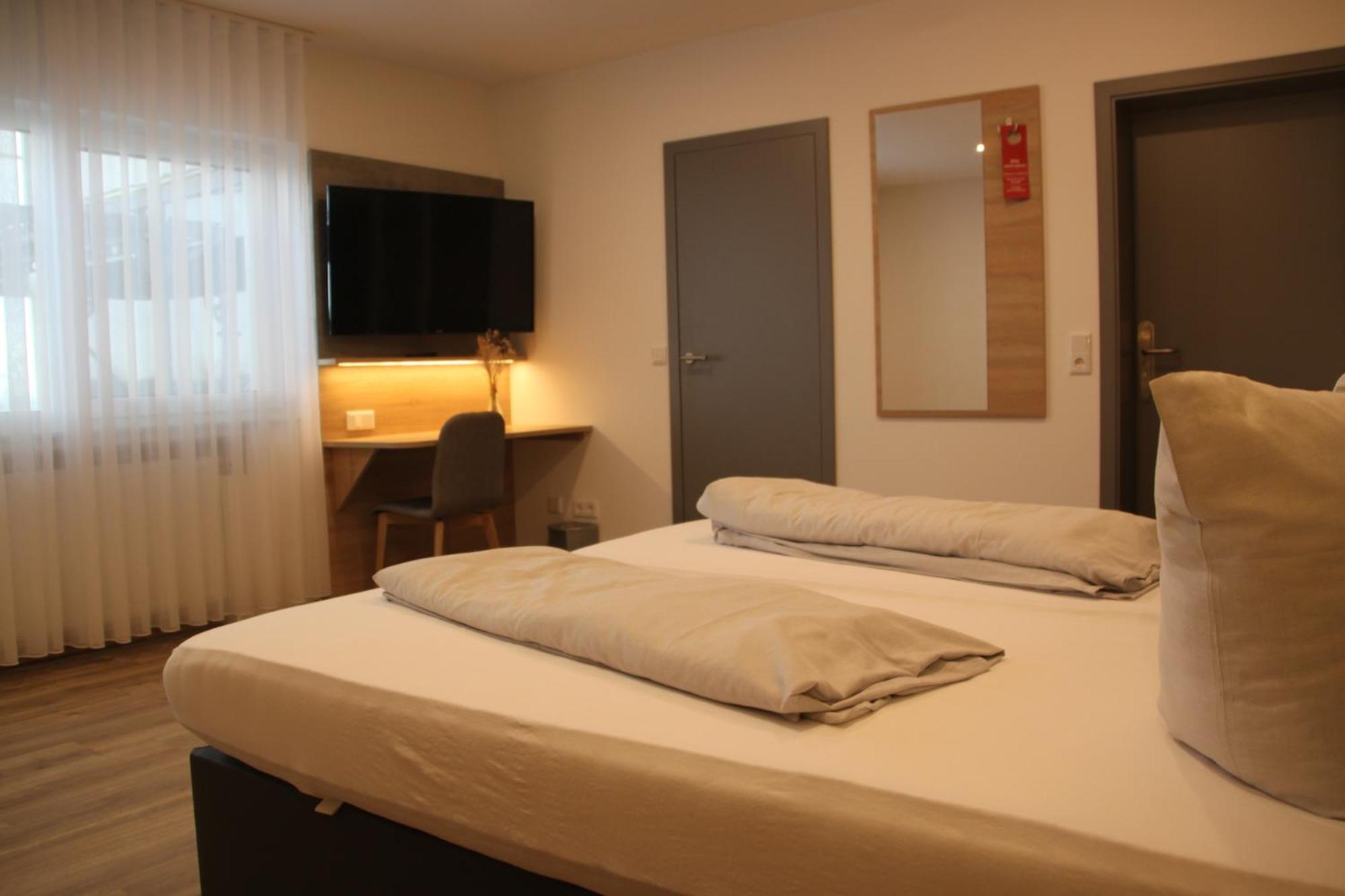 Hotel & Restaurant Am Kirschberg Alten Buseck Kültér fotó