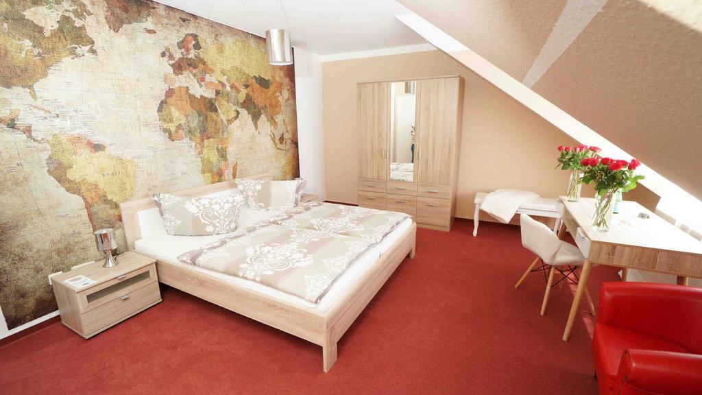 Hotel & Restaurant Am Kirschberg Alten Buseck Kültér fotó
